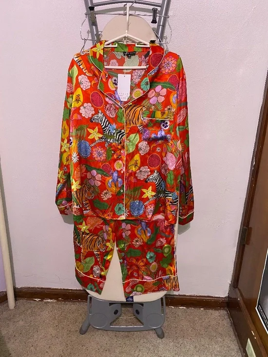 Karen Mabon Silk Tiger Bouquet Pajama Set Medium - Picture 1 of 10